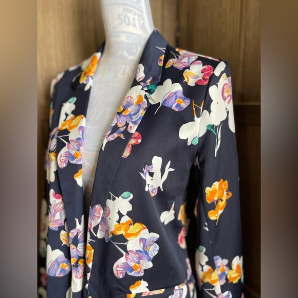NWT A New Day Women’s Vibrant Floral Blazer. - Picture 3 of 9